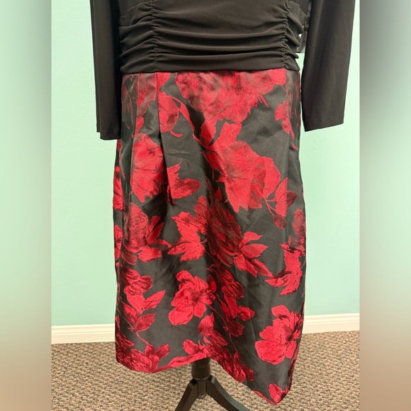 Jessica Howard women's pleated zippered floral 3/4 sleeves in black/red size 14 - Picture 8 of 11